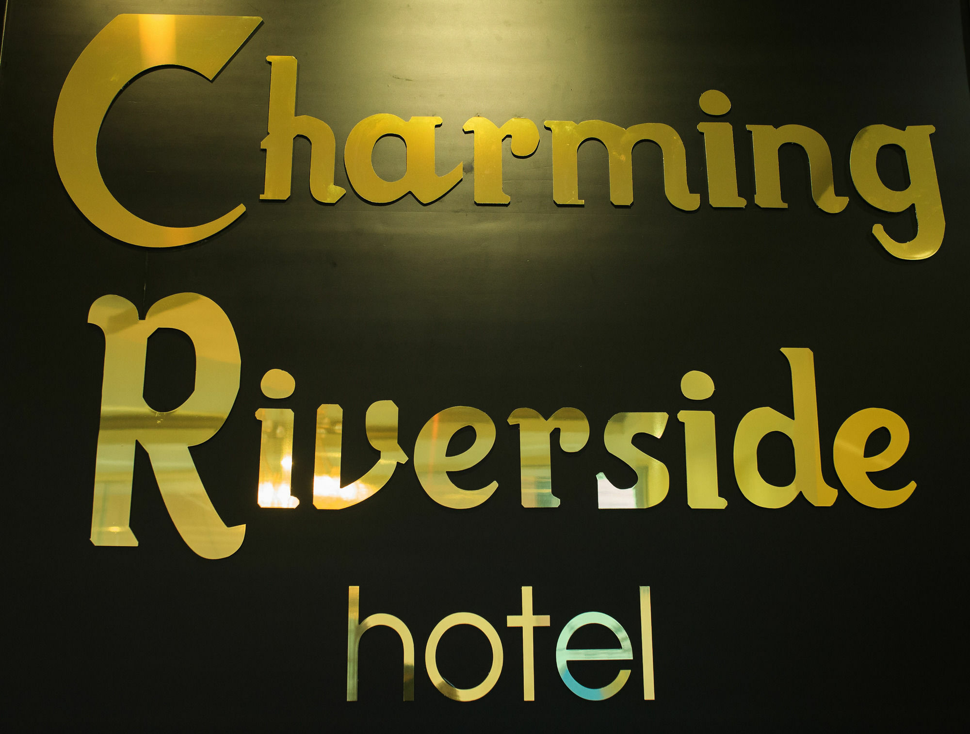 Charming Riverside Hotel Hue Eksteriør bilde